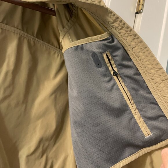 Eastern Mountain Sports Tan Rain Jacket Size Medium Hooded - Picture 10 of 12